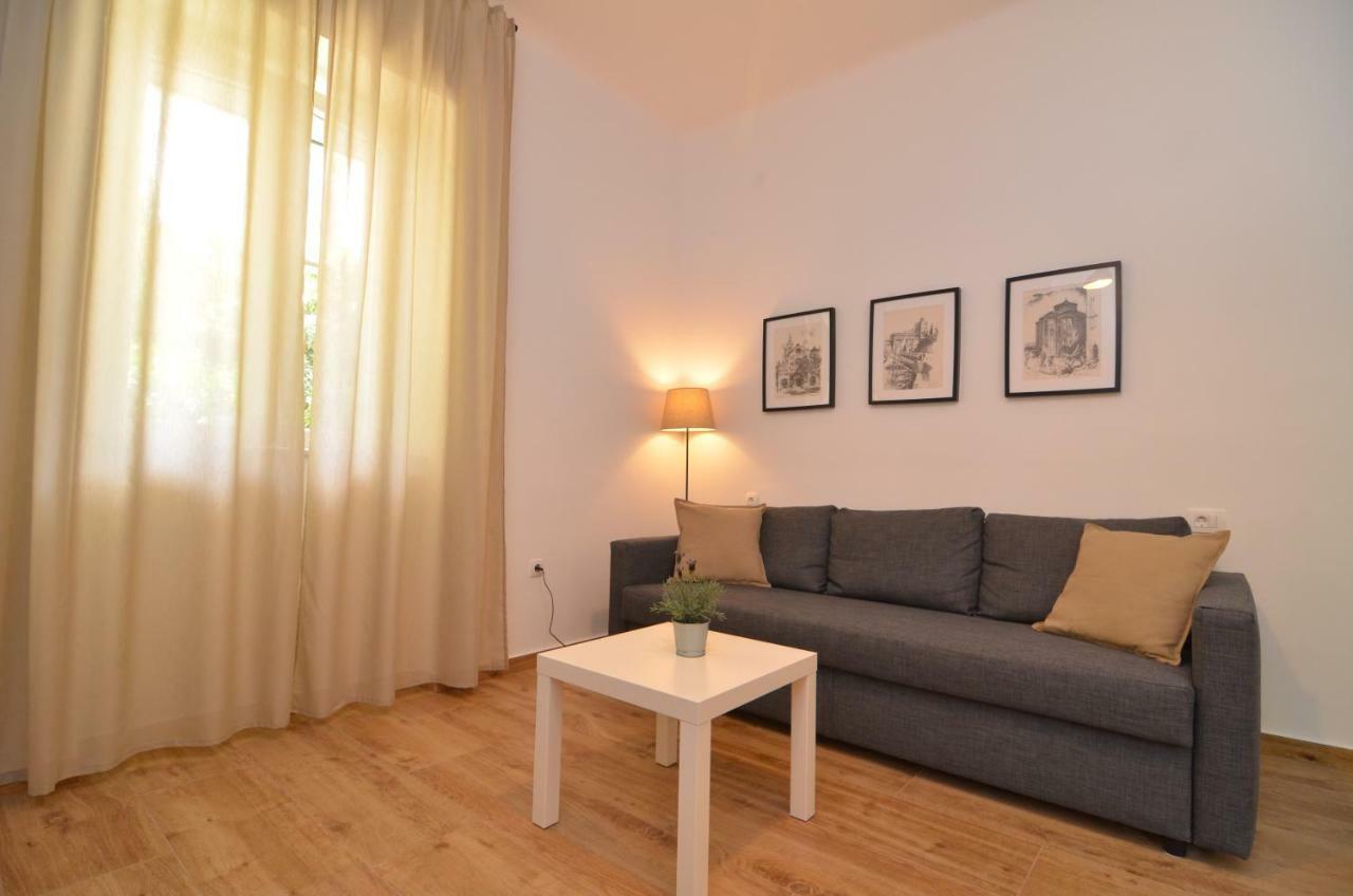 Sun Apartment *